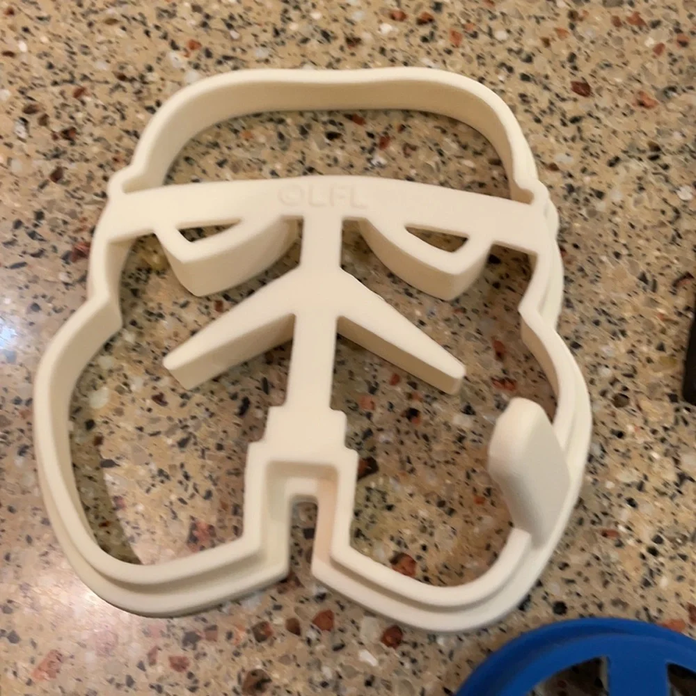 Star Wars Set Williams Sonoma Silicone Baking Molds Baby Yoda Darth Vader NEW
